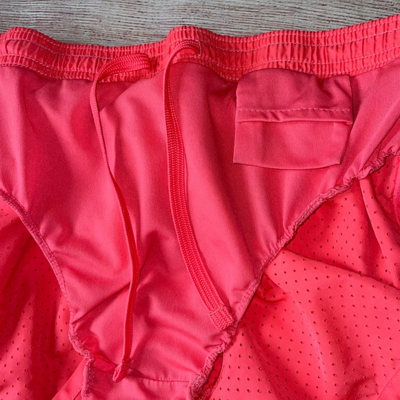 Old Navy Activewear Hot pink Workout Shorts Medium running training activewear - Picture 5 of 6